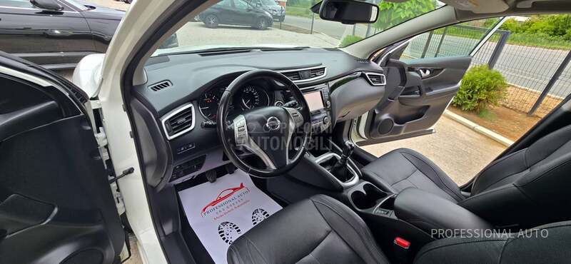 Nissan Qashqai 1.5d/Tekna/Pano/360