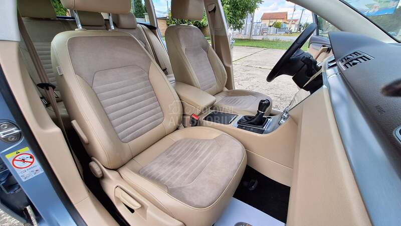 Volkswagen Passat B7 2.0 TDI  HIGH LINE