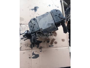 Bos pumpa   Dva Dzeka. 2,0D za Opel Zafira za 2003. god.