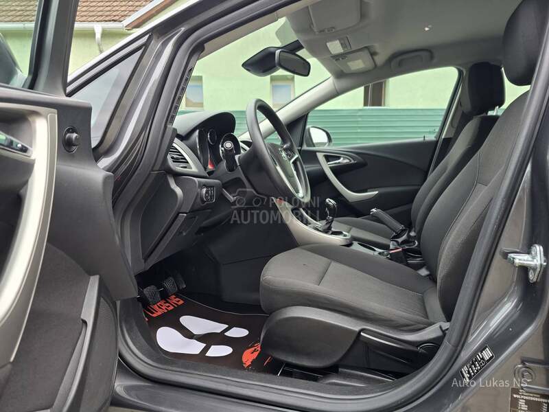 Opel Astra J 1.4 N.A.V.I.