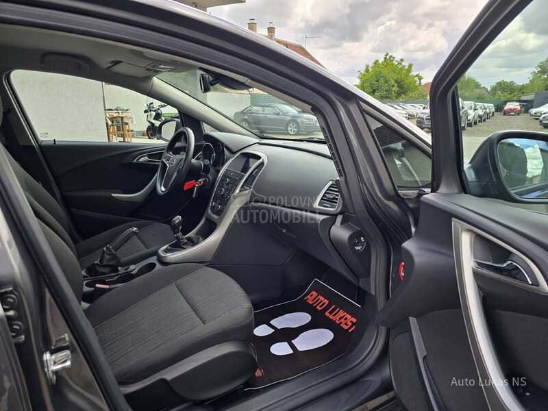 Opel Astra J 1.4 N.A.V.I.