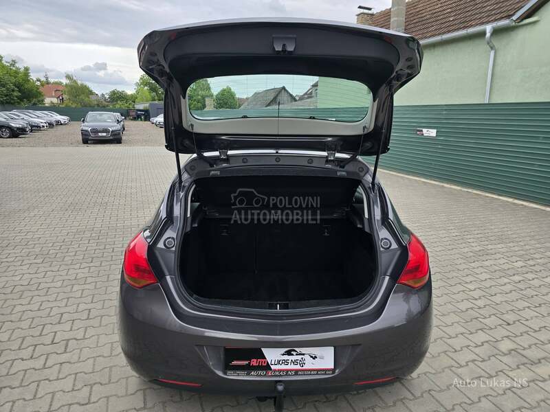 Opel Astra J 1.4 N.A.V.I.