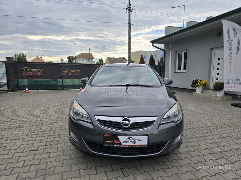 Opel Astra J 1.4 N.A.V.I.