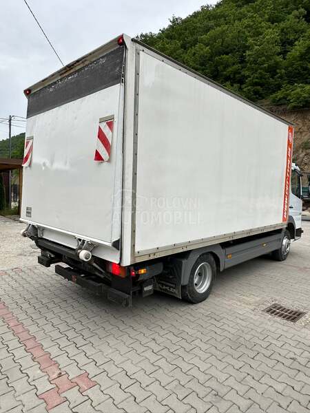 Mercedes Benz 818