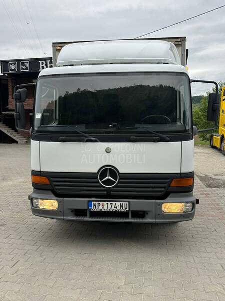 Mercedes Benz 818