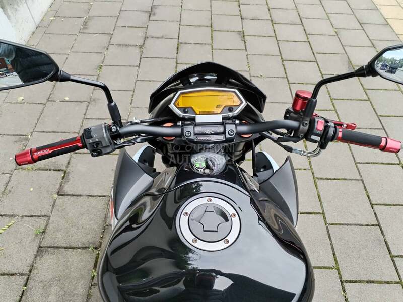 Kawasaki Z1000 SE