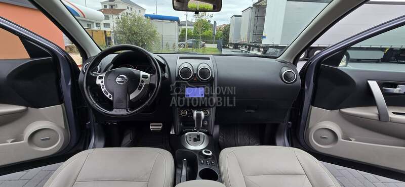 Nissan Qashqai 4x4/AUT/PAN/BOSE