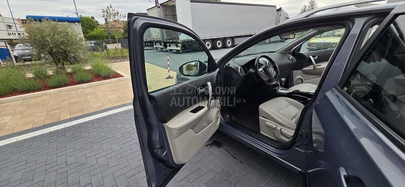 Nissan Qashqai 4x4/AUT/PAN/BOSE