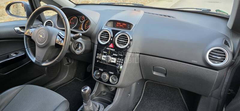 Opel Corsa D 1.3 cdti Svajcarska