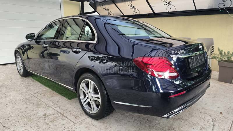 Mercedes Benz E 220 NOV