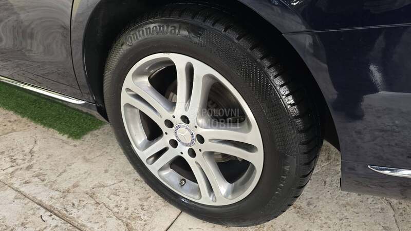 Mercedes Benz E 220 NOV