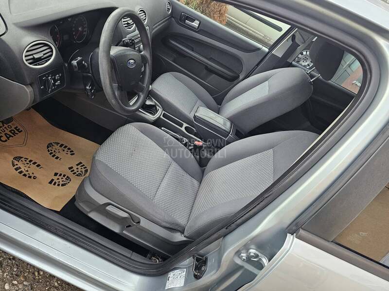 Ford Focus C.H