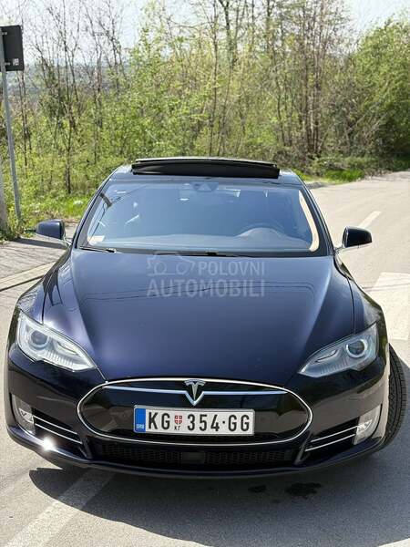 Tesla Model S 85D
