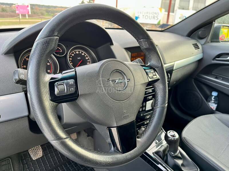 Opel Astra H 1.9 CDTI Cabrio