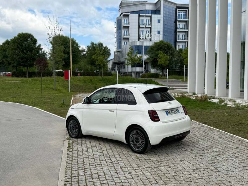 Fiat 500e 