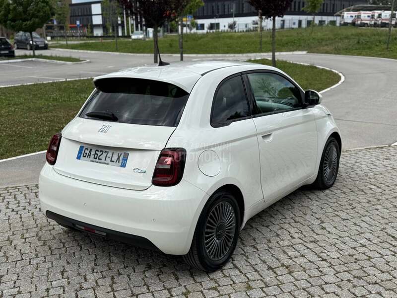 Fiat 500e 