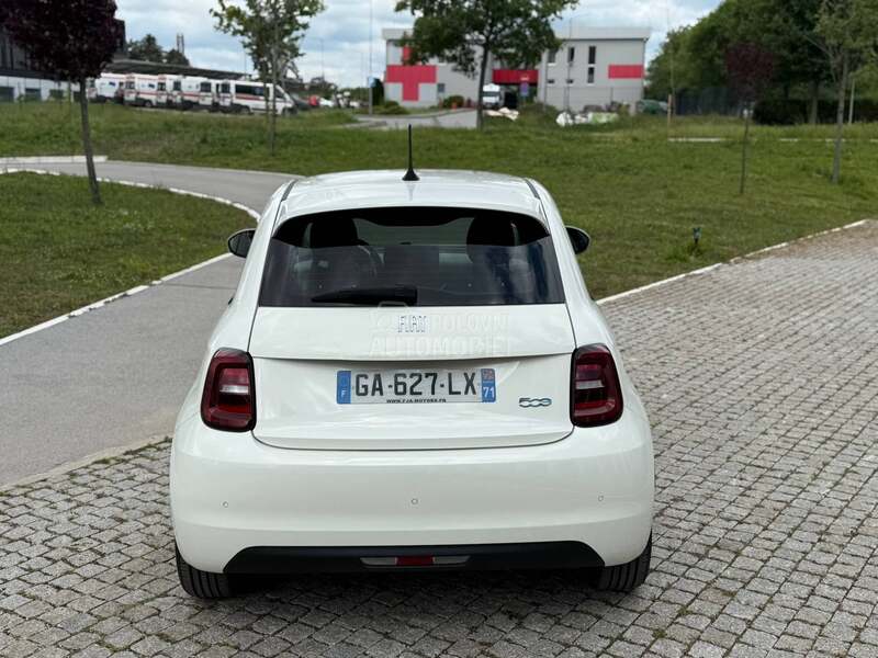 Fiat 500e 