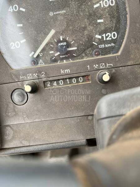 Mercedes Benz 811