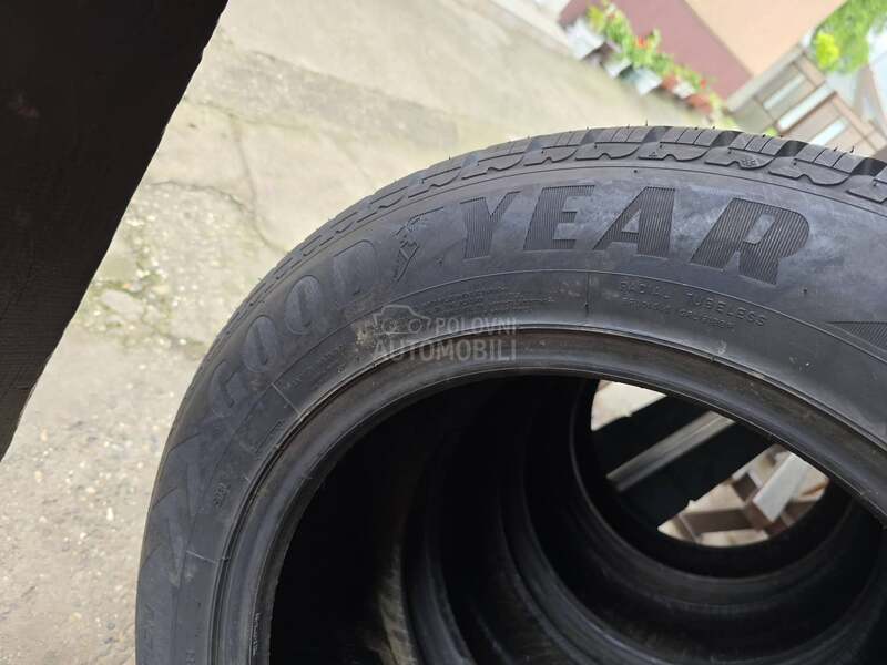 Goodyear 255/60 R18 Zimska