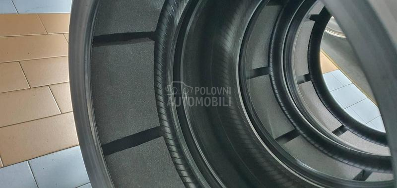 Pirelli 245/40 R20 Letnja