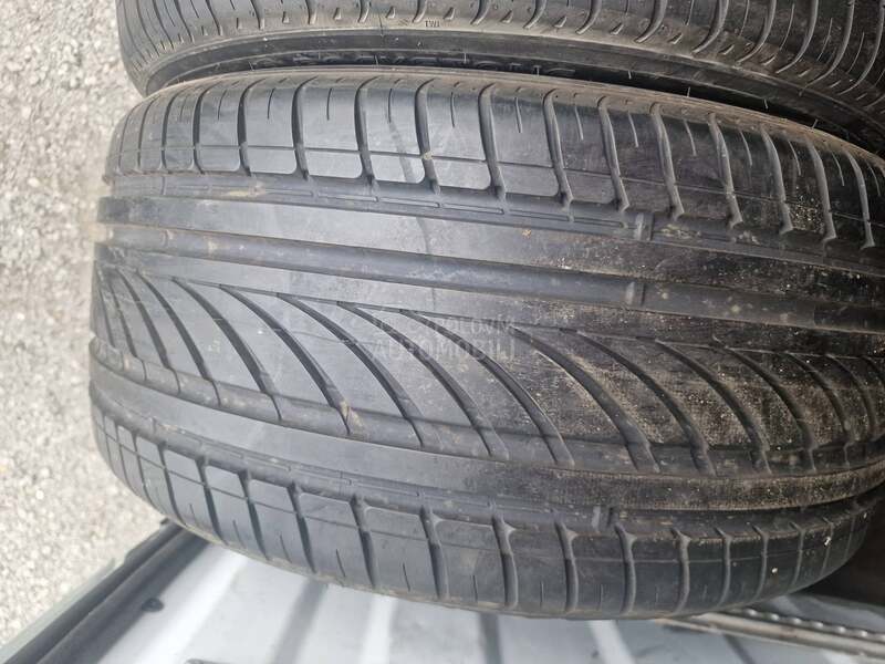Roadstone 275/40 R20 Letnja