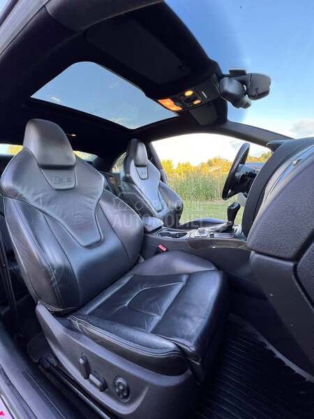 Audi S5 