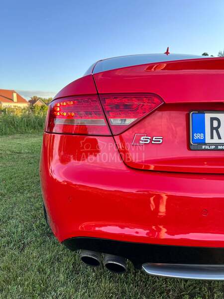 Audi S5 