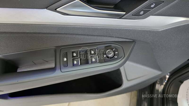 Volkswagen Golf 8 2.0TDI DSG URANOGRAU