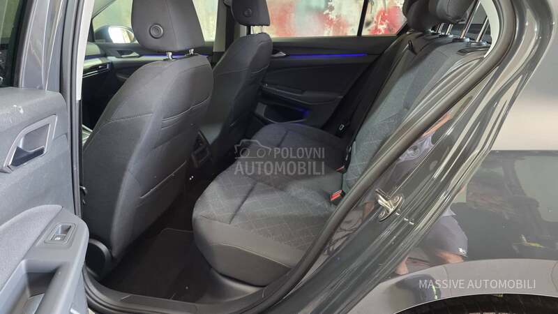 Volkswagen Golf 8 2.0TDI DSG URANOGRAU