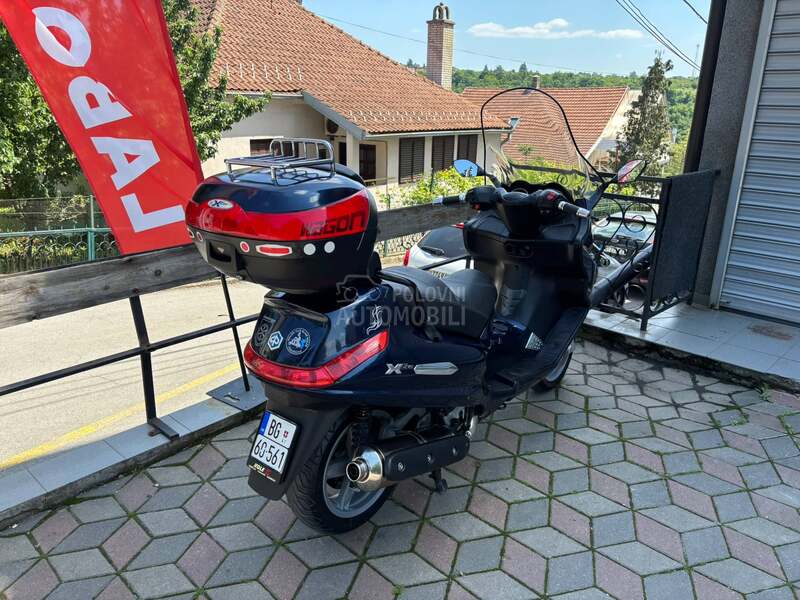 Piaggio X evo