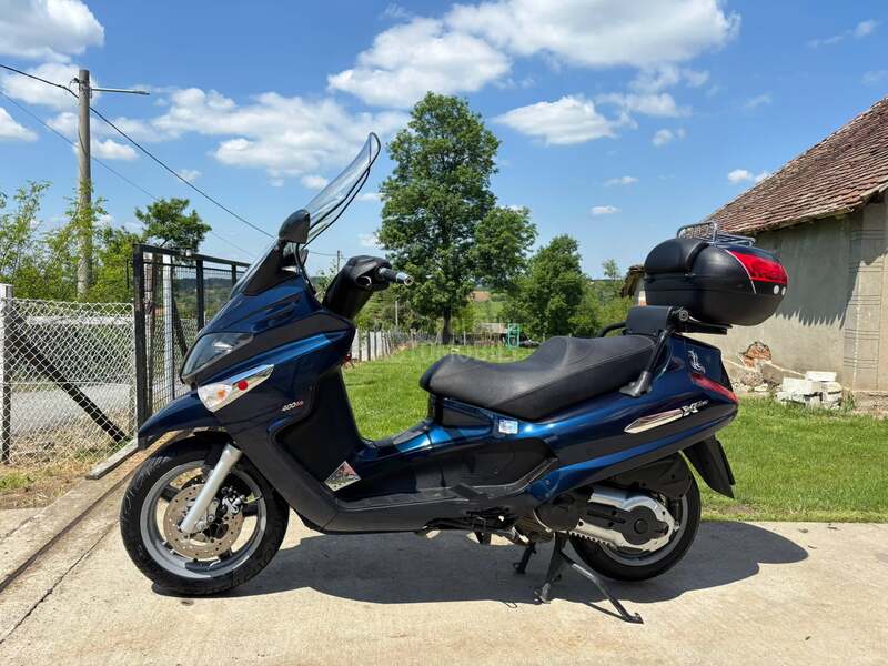 Piaggio X evo