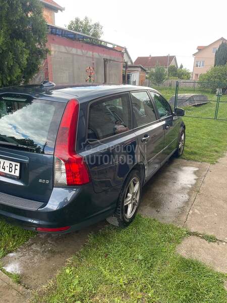 Volvo V50 