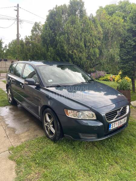 Volvo V50 