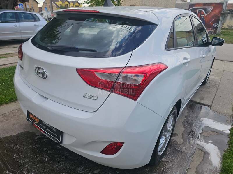 Hyundai i30 1.6CRDI STYLE CH