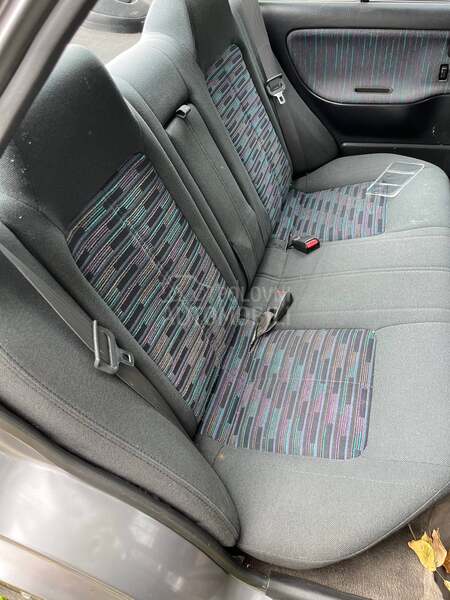 Mazda 323 