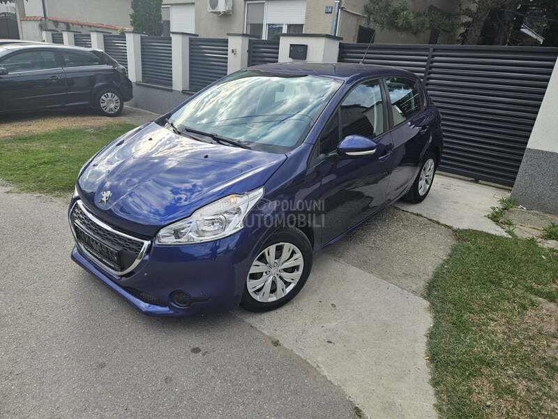 Peugeot 208 