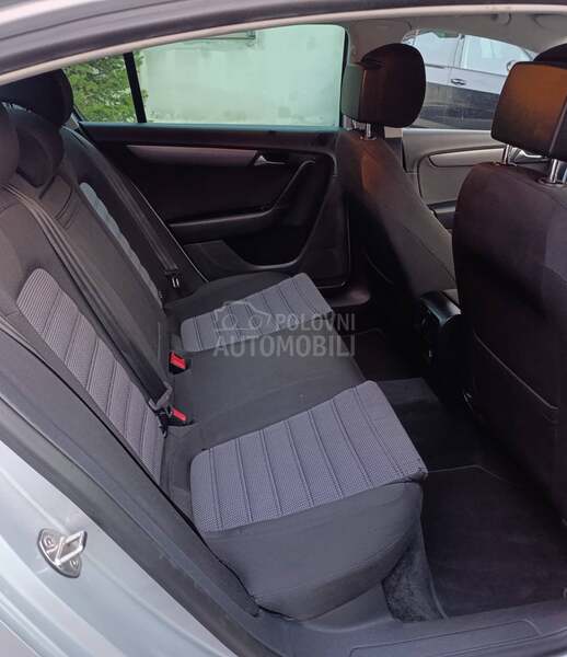 Volkswagen Passat B7 1.6HIGHLINE
