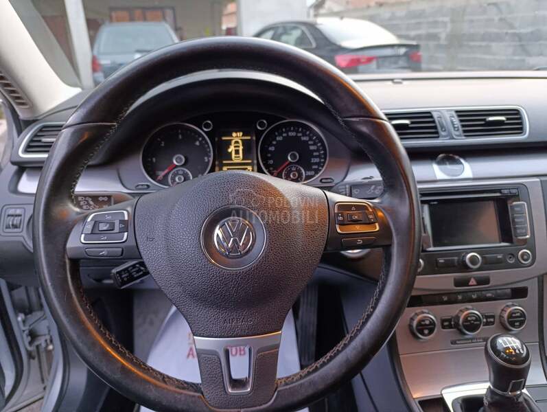 Volkswagen Passat B7 1.6HIGHLINE