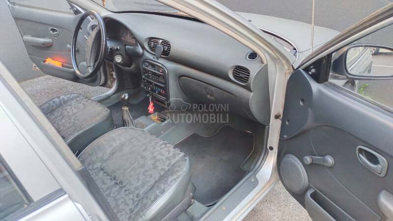 Hyundai Accent pikap/karvan/minvan