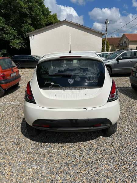 Lancia Ypsilon m.e.t.a.n