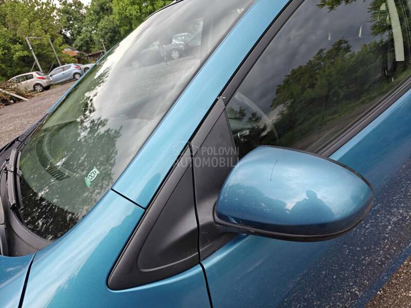 Mazda 2 1.3i CE PRO