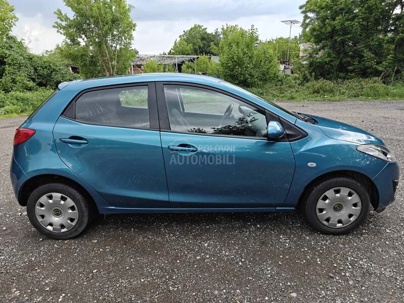Mazda 2 1.3i CE PRO