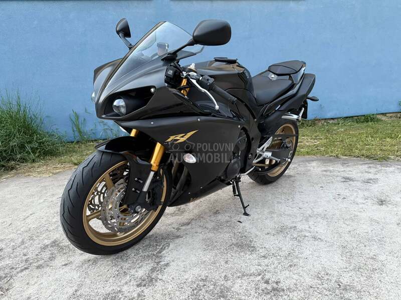 Yamaha R1