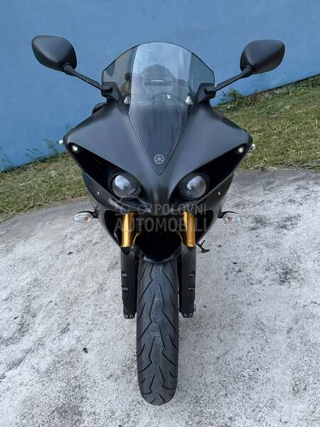 Yamaha R1