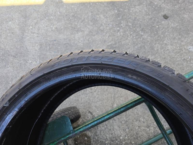 Pirelli 235/35 R19 Zimska