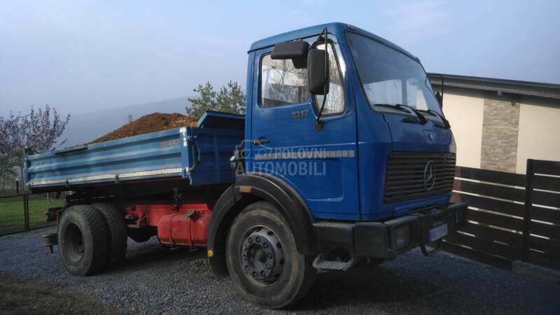 Mercedes Benz 1017