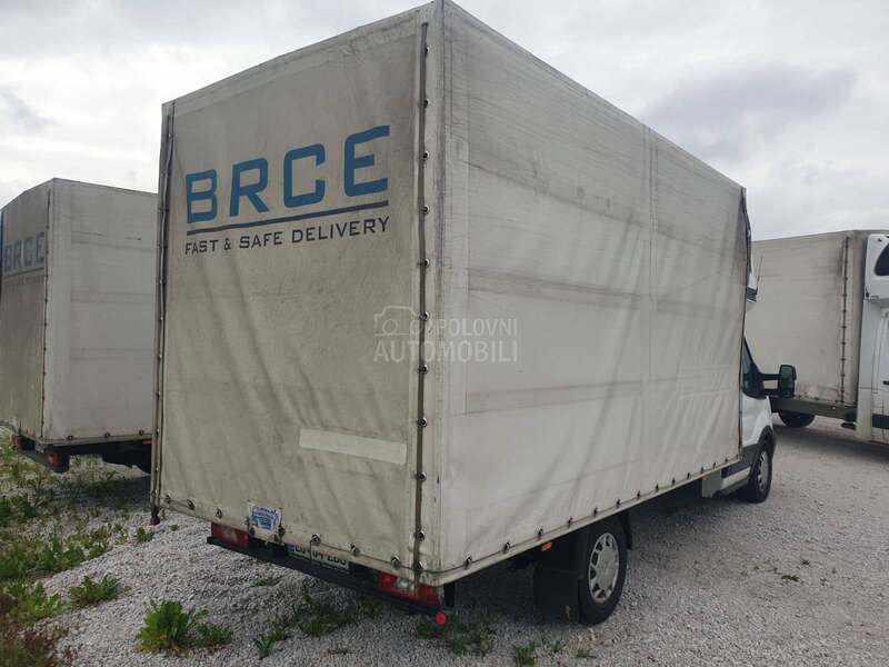 Ford Transit na stanju ima 3 kombija