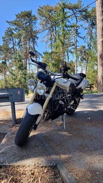 Triumph street triple 675