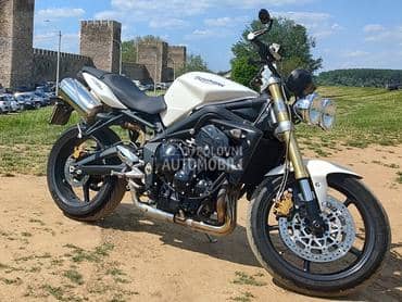 Triumph street triple 675