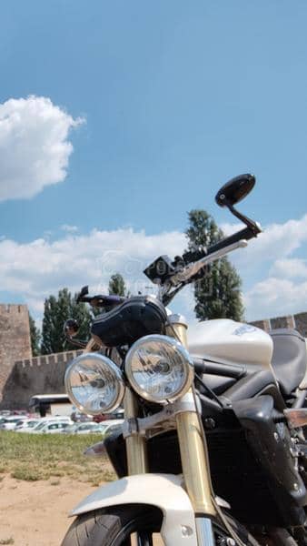 Triumph street triple 675